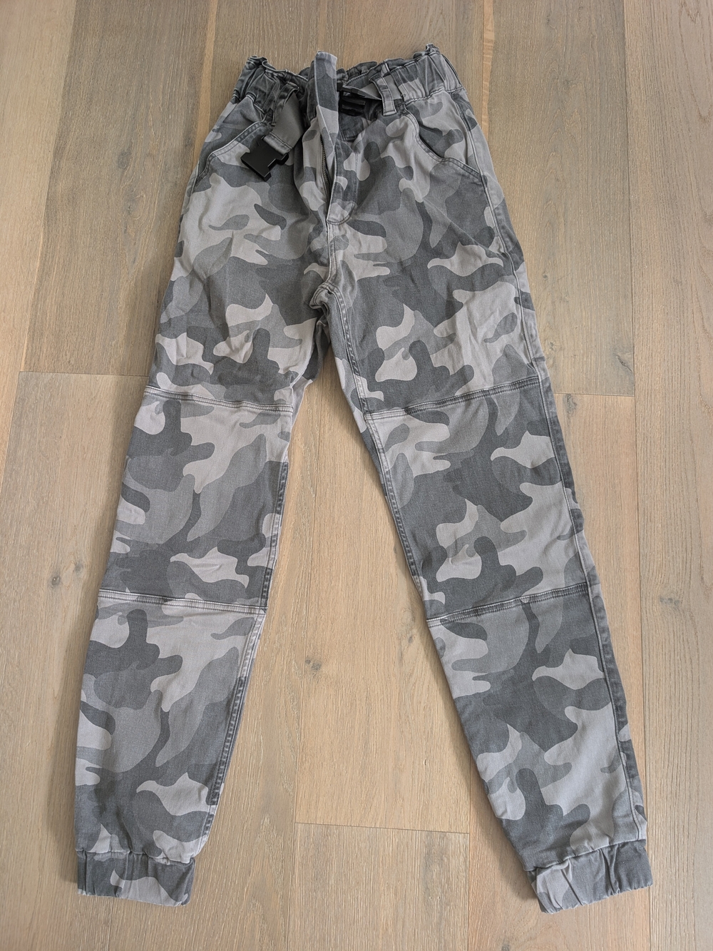 Hollister Women's Gray Camouflage Jogger Pants